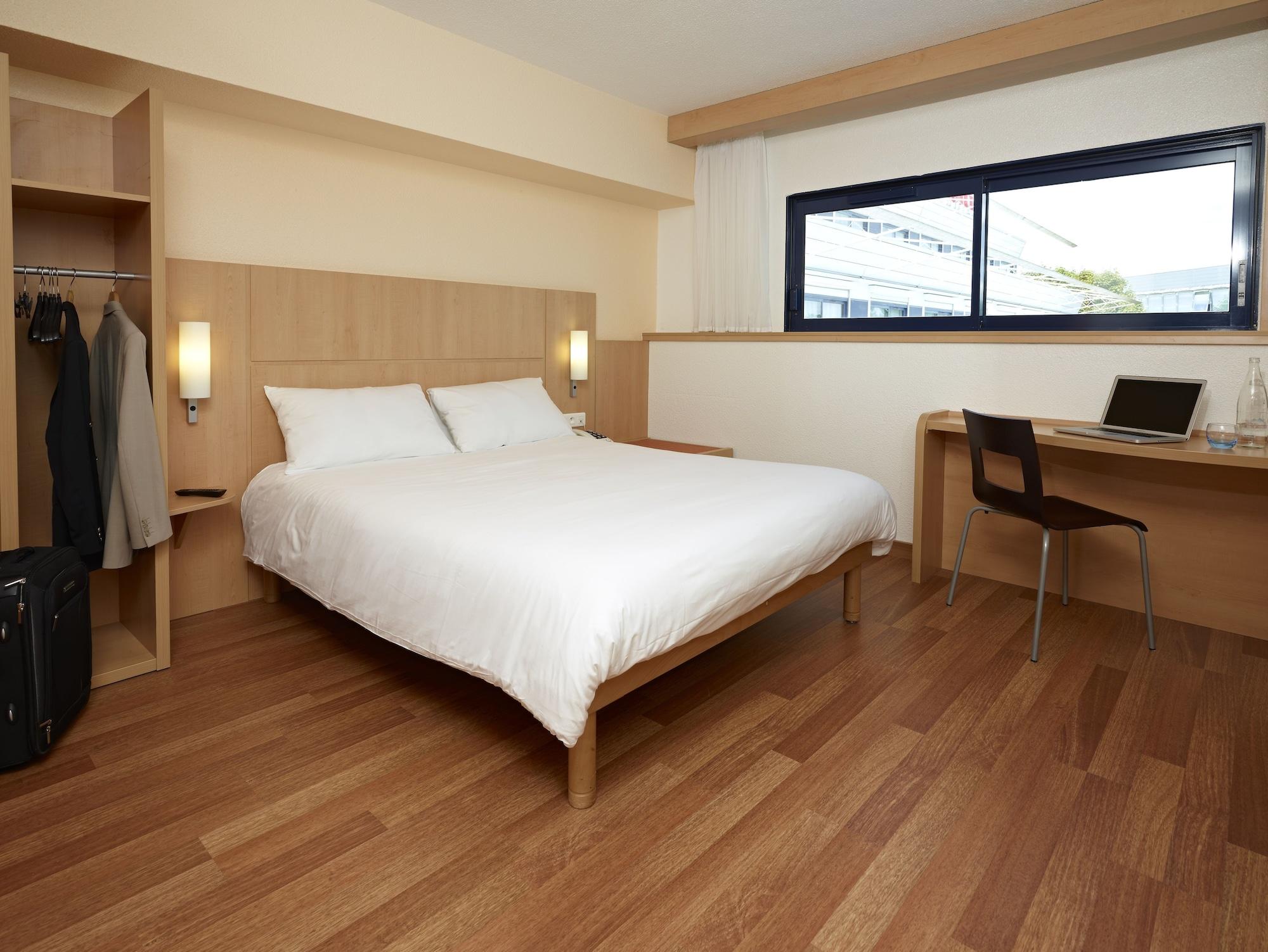 Hotel Ibis Site Du Futuroscope Chasseneuil-du-Poitou Esterno foto